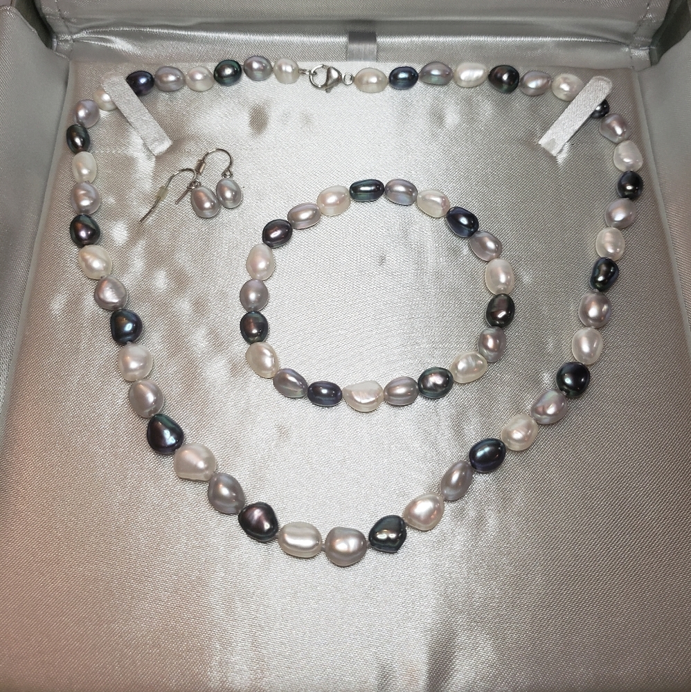 Silver/White Cultured Freshwater Pearl Set